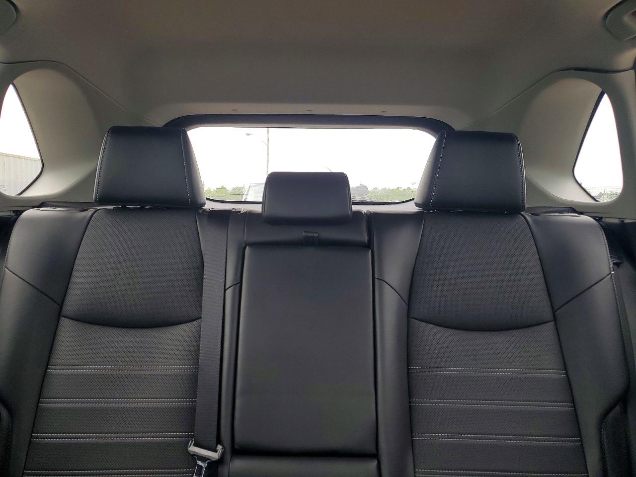2022 TOYOTA RAV4 LIMITED photo 19