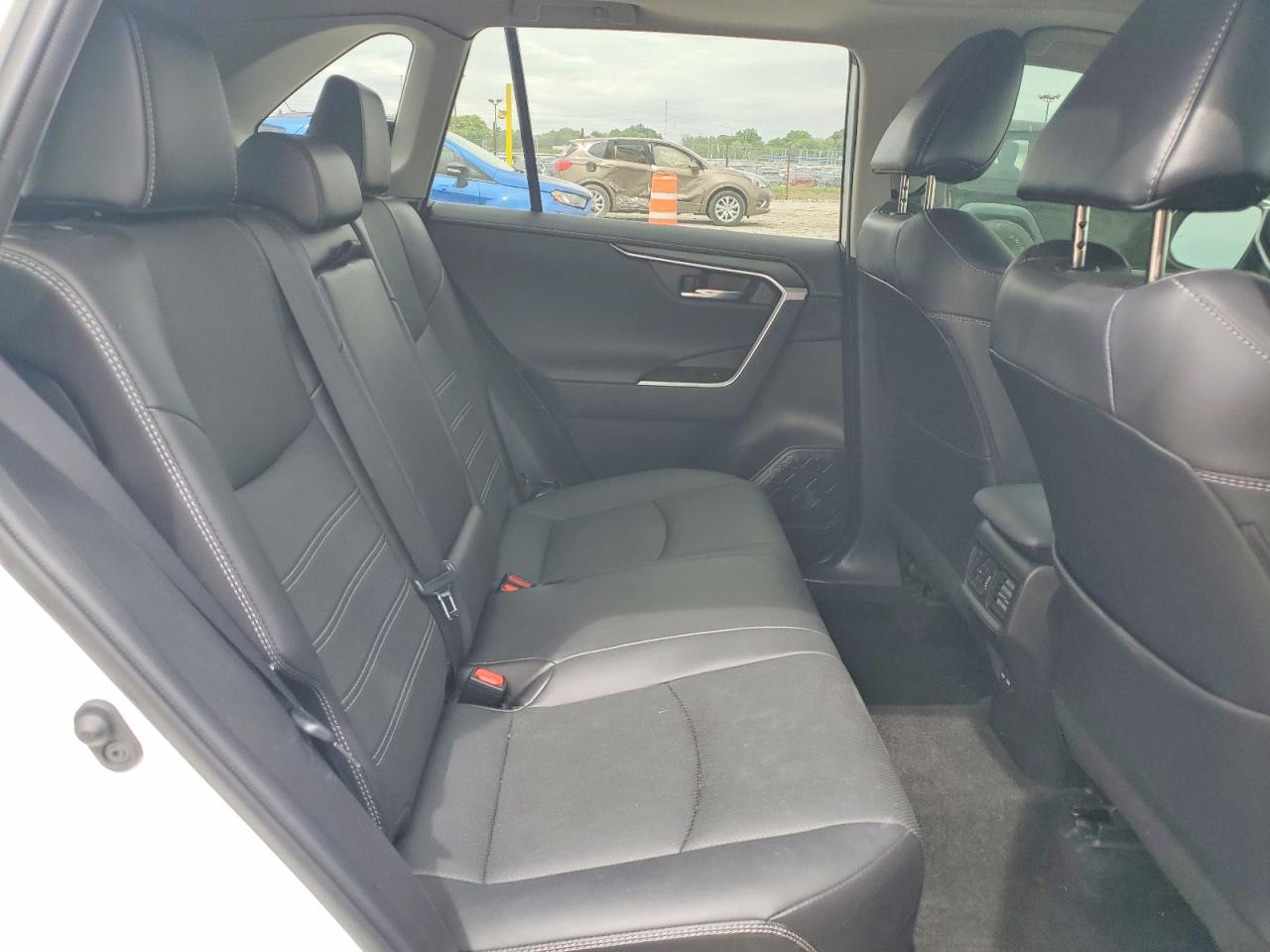 2022 TOYOTA RAV4 LIMITED photo 21