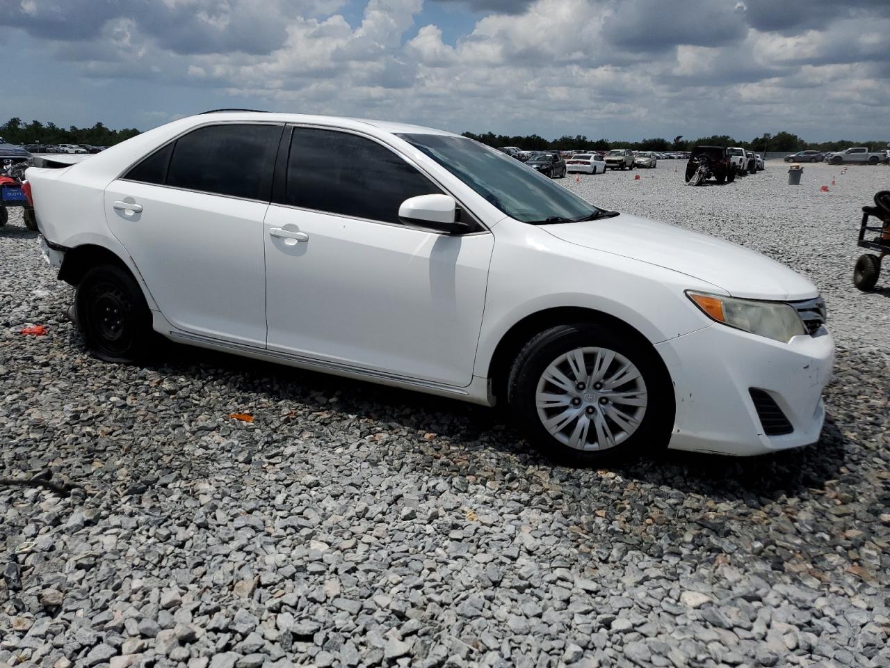 2014 TOYOTA CAMRY L photo 7