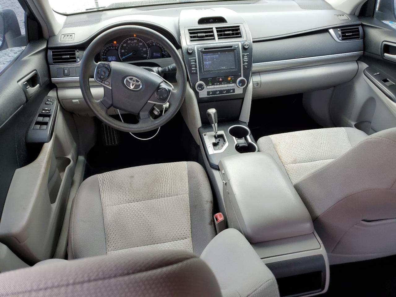 2014 TOYOTA CAMRY L photo 15