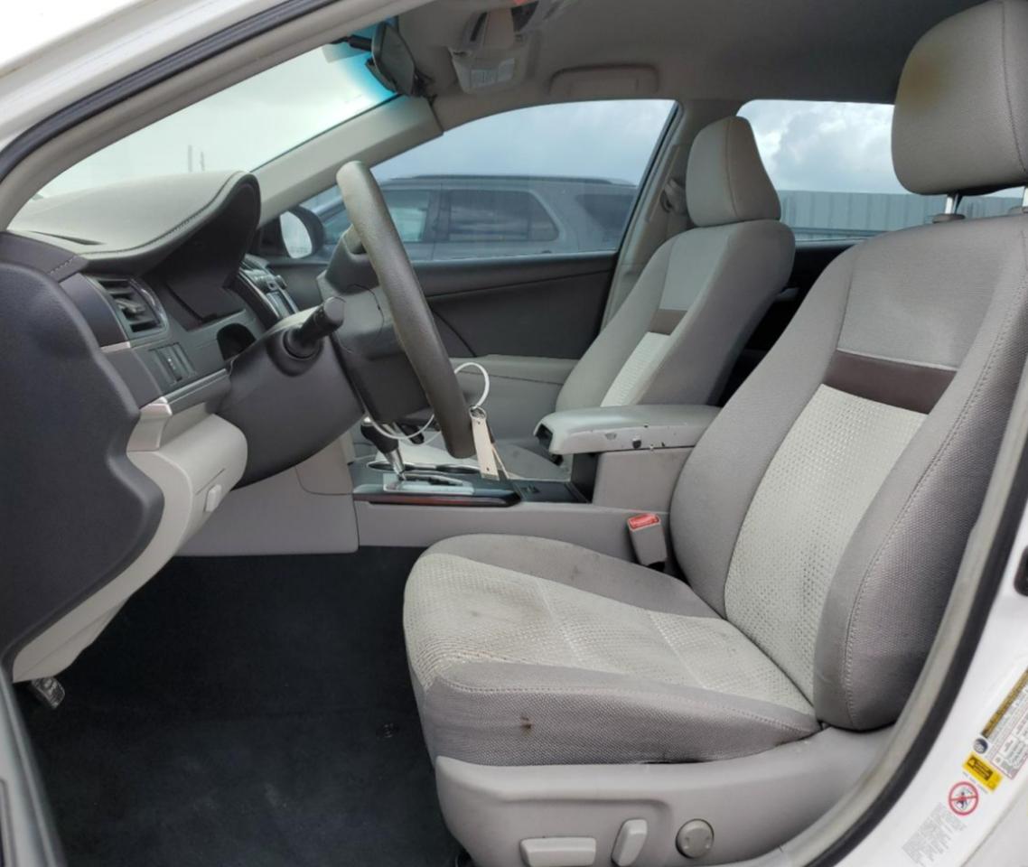 2014 TOYOTA CAMRY L photo 13
