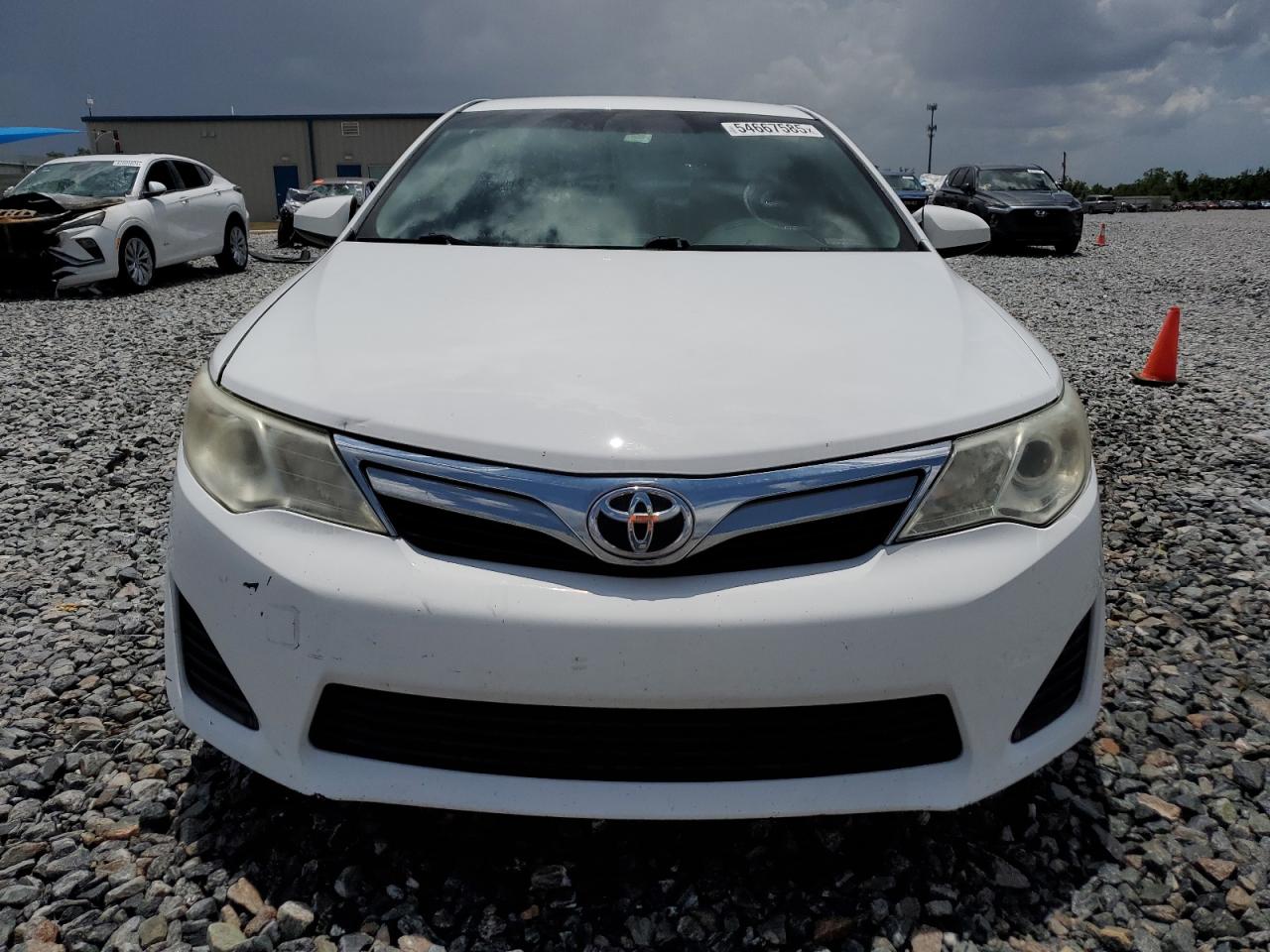 2014 TOYOTA CAMRY L photo 9