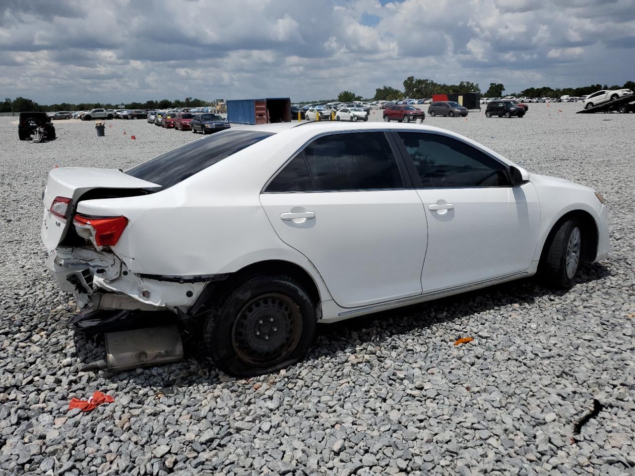 2014 TOYOTA CAMRY L photo 5
