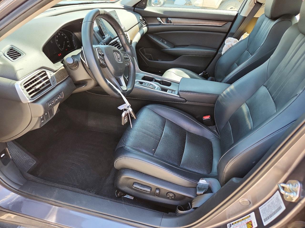 2018 HONDA ACCORD TOURING photo 13
