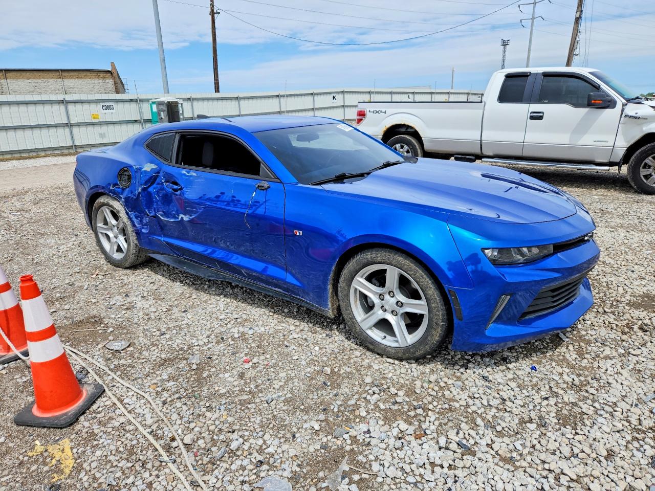 2017 CHEVROLET CAMARO LT photo 7