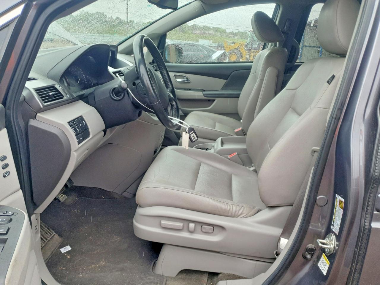 2014 HONDA ODYSSEY TOURING photo 7