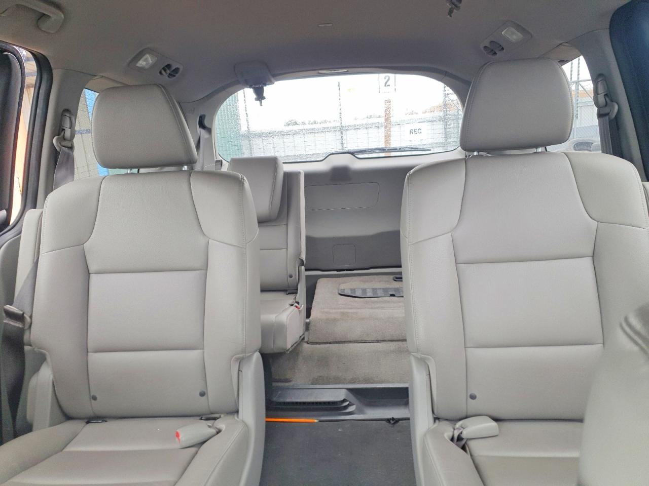 2014 HONDA ODYSSEY TOURING photo 10