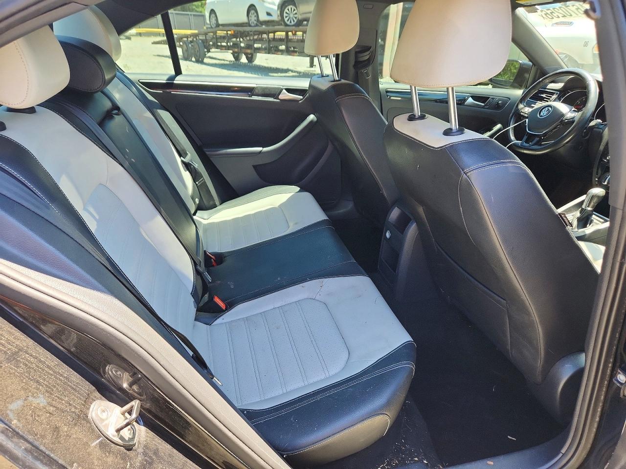 2015 VOLKSWAGEN JETTA SE photo 19