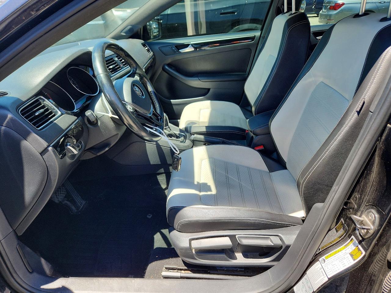 2015 VOLKSWAGEN JETTA SE photo 13