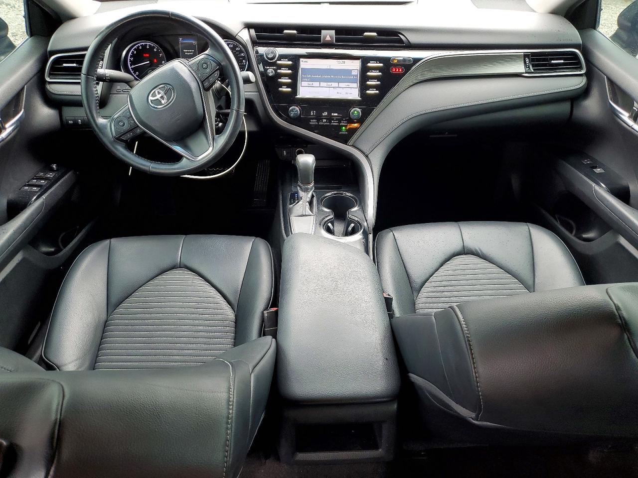 2019 TOYOTA CAMRY SE photo 22