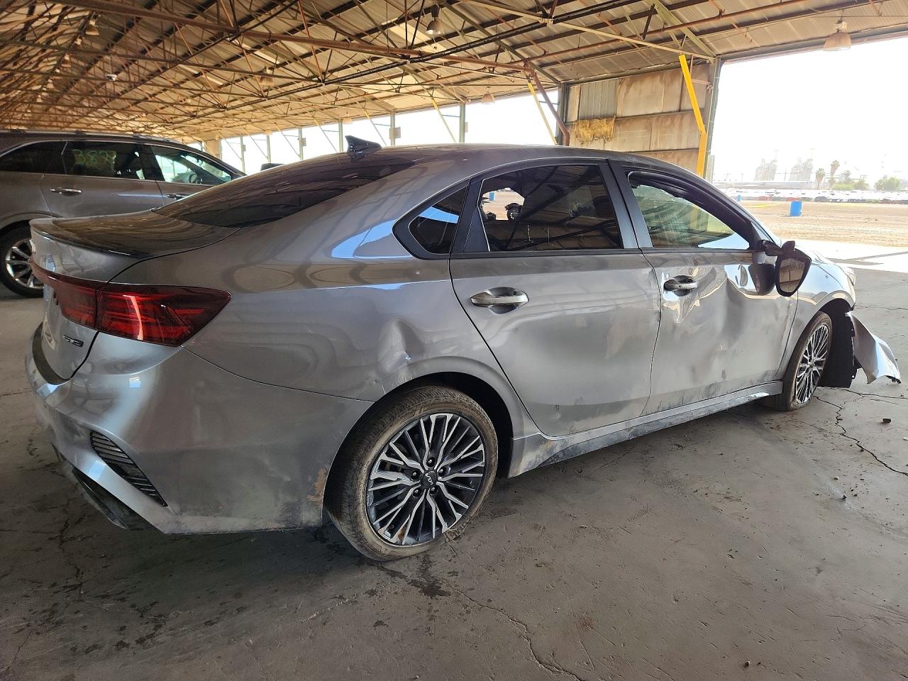 2024 KIA FORTE GT LINE photo 5