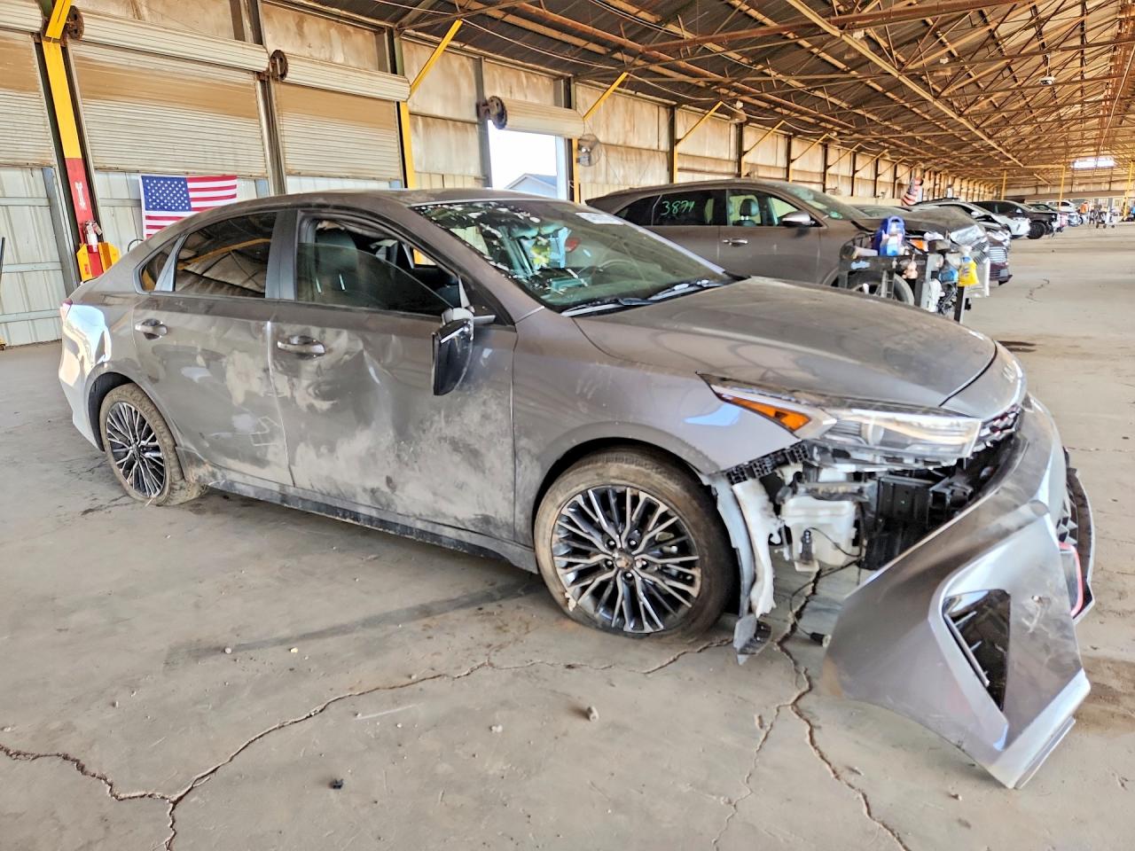 2024 KIA FORTE GT LINE photo 7