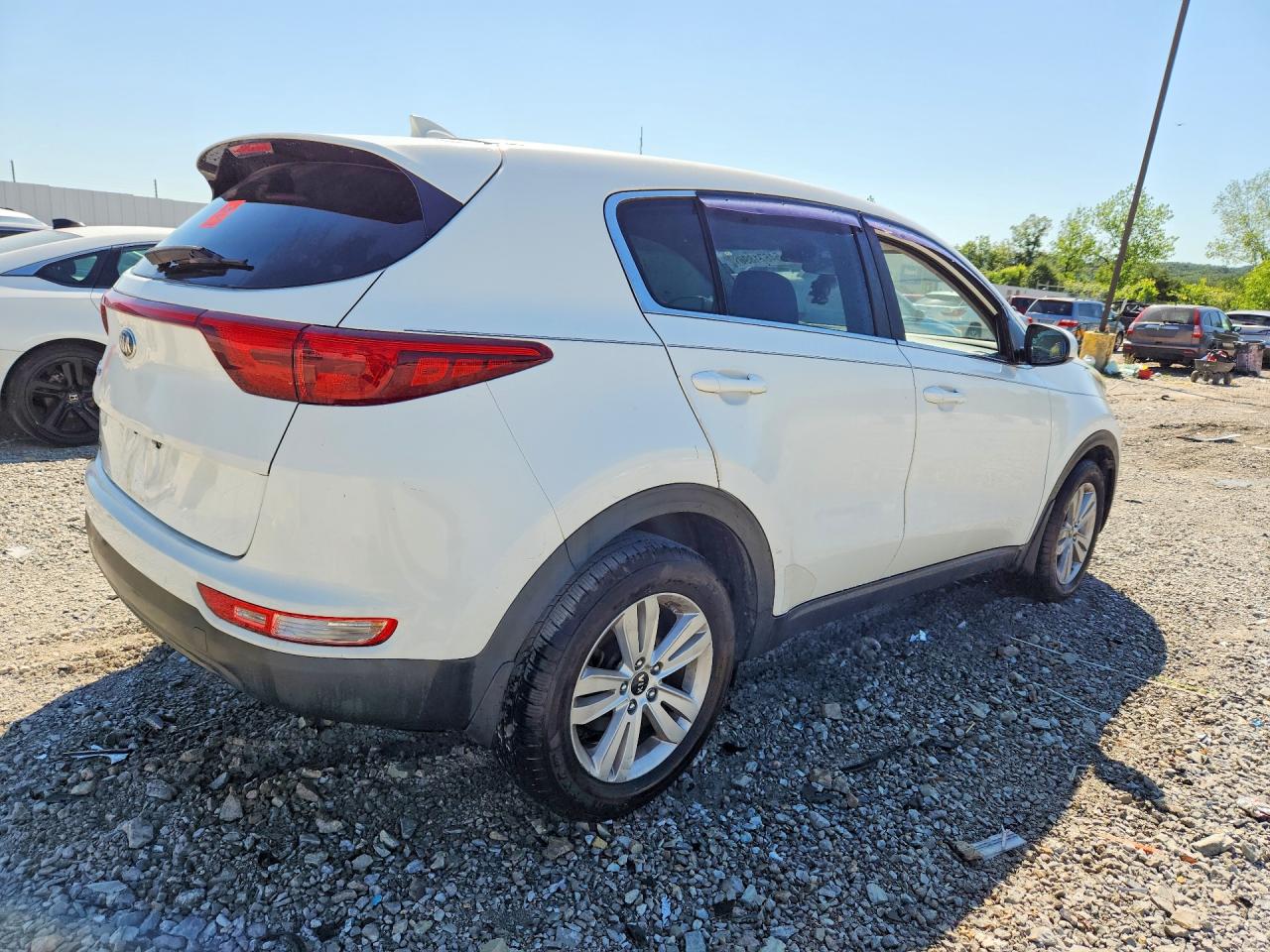 2017 KIA SPORTAGE LX photo 5