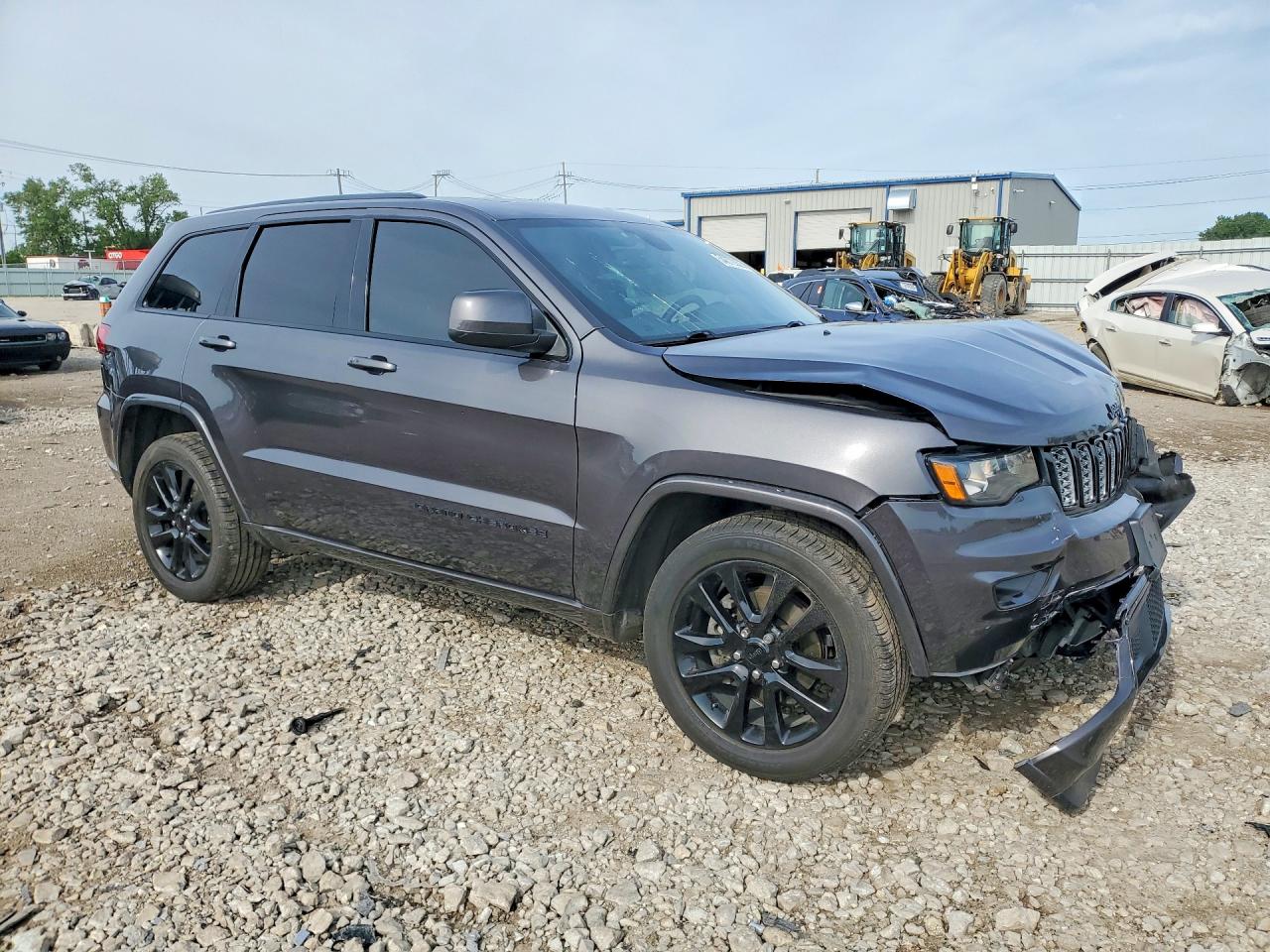 2018 JEEP GRAND CHEROKEE LAREDO photo 4