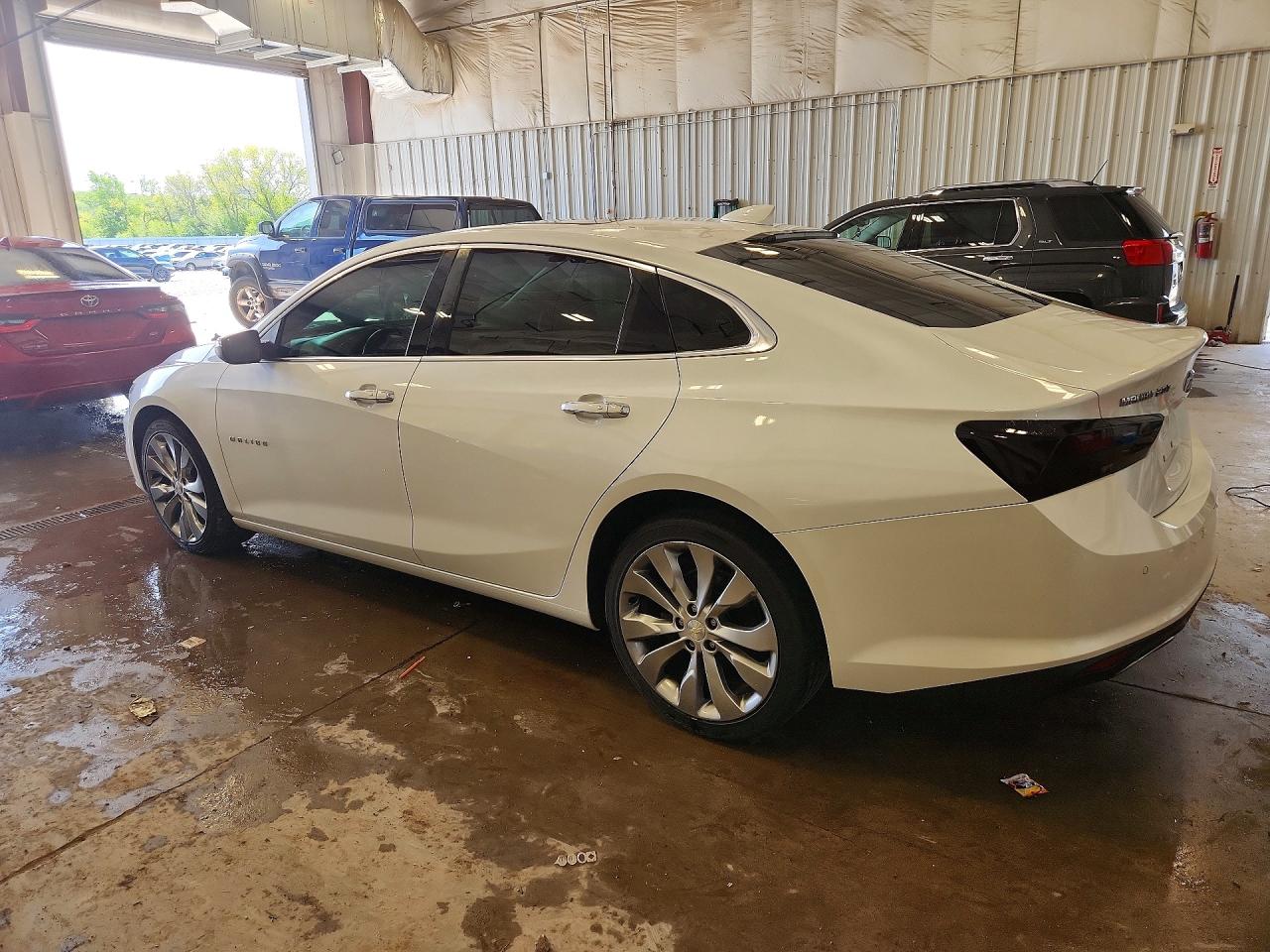 2017 CHEVROLET MALIBU PREMIER photo 4