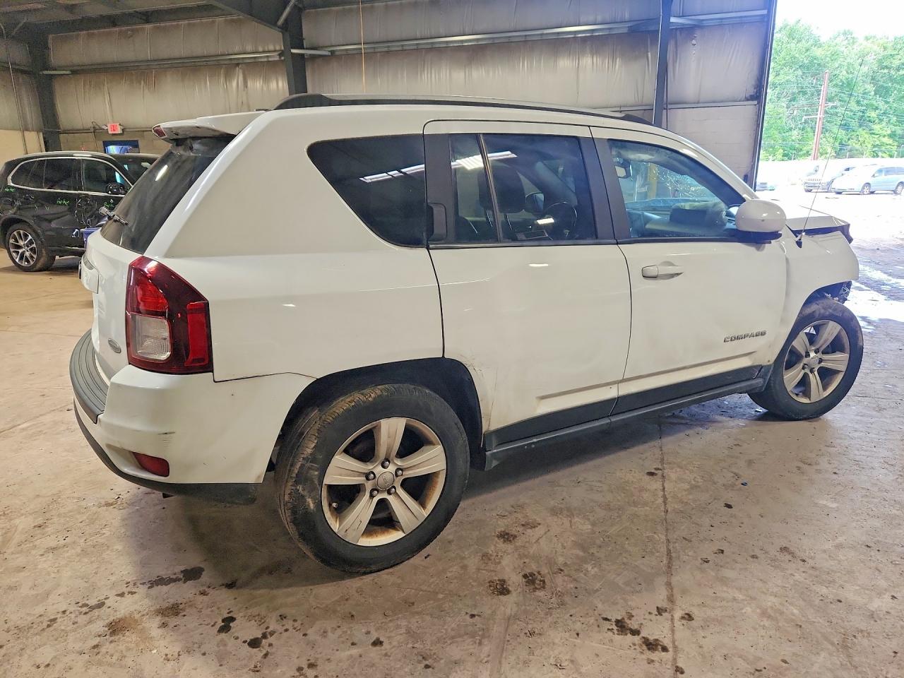 2016 JEEP COMPASS LATITUDE photo 3