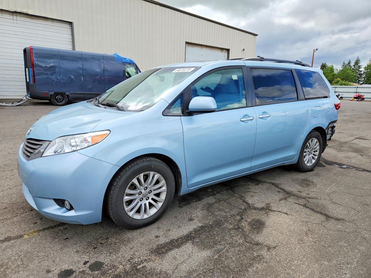 2017 TOYOTA SIENNA