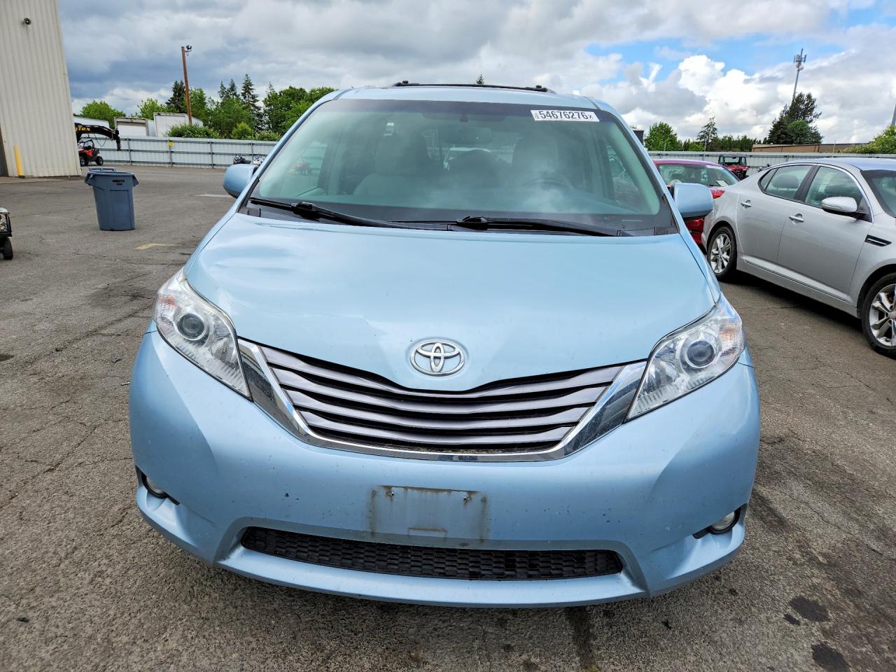 2017 TOYOTA SIENNA XLE 8-PASSENGER photo 13