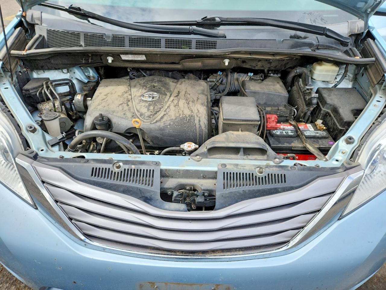 2017 TOYOTA SIENNA XLE 8-PASSENGER photo 31