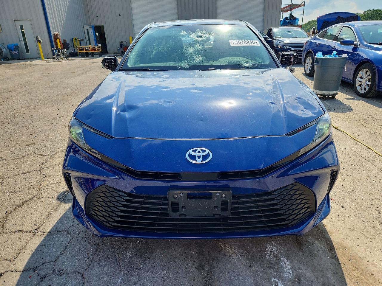 2025 TOYOTA CAMRY LE photo 9