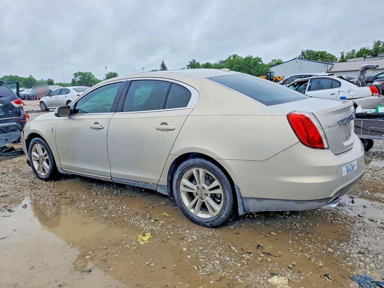 2009 LINCOLN MKS photo 3