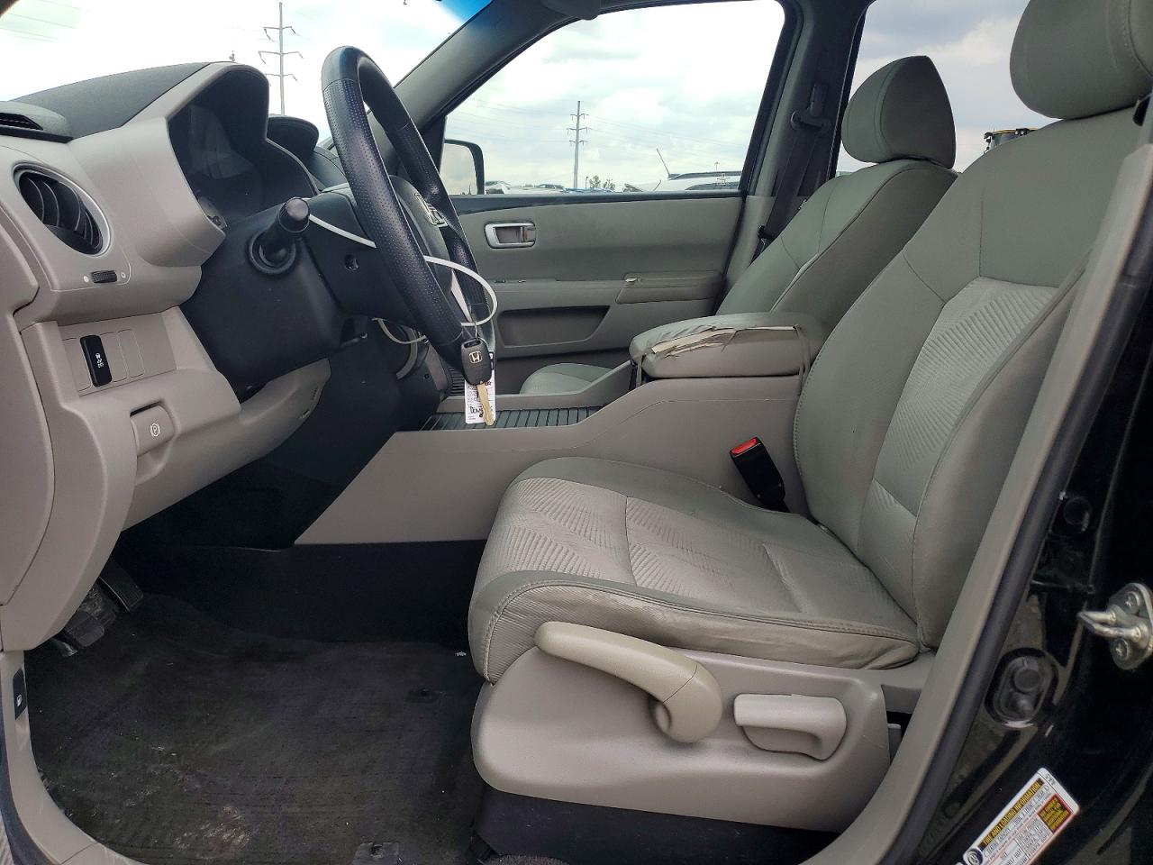 2012 HONDA PILOT LX photo 13