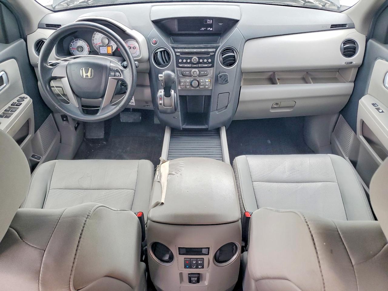 2012 HONDA PILOT LX photo 15