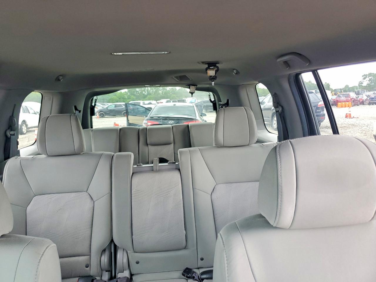 2012 HONDA PILOT LX photo 19