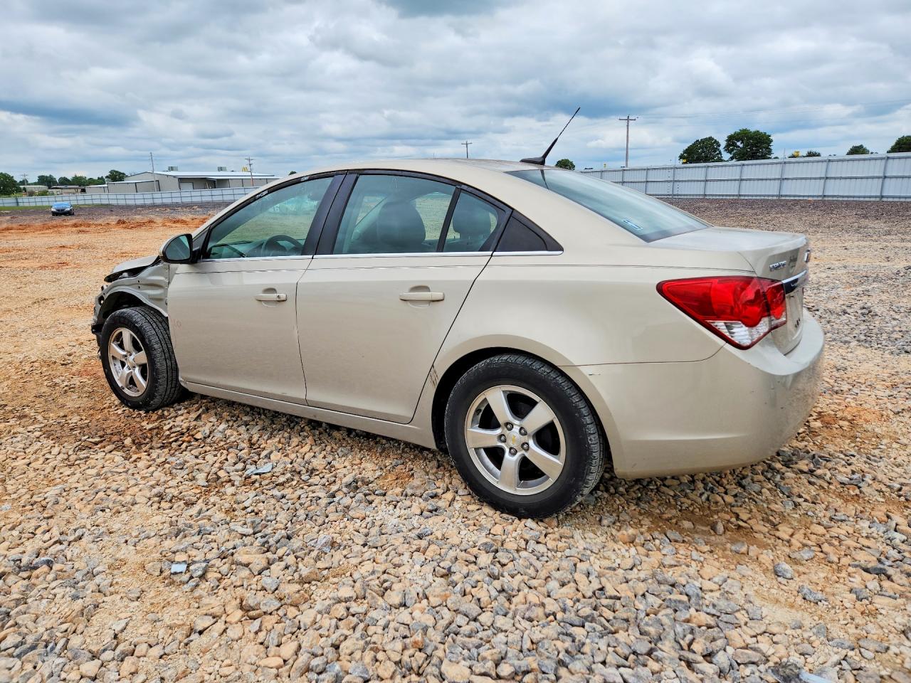 2011 CHEVROLET CRUZE LT photo 3