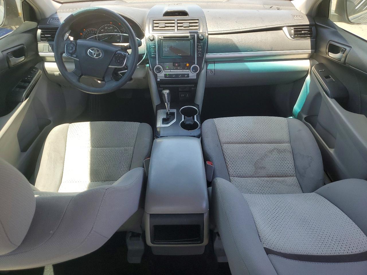 2014 TOYOTA CAMRY LE photo 22