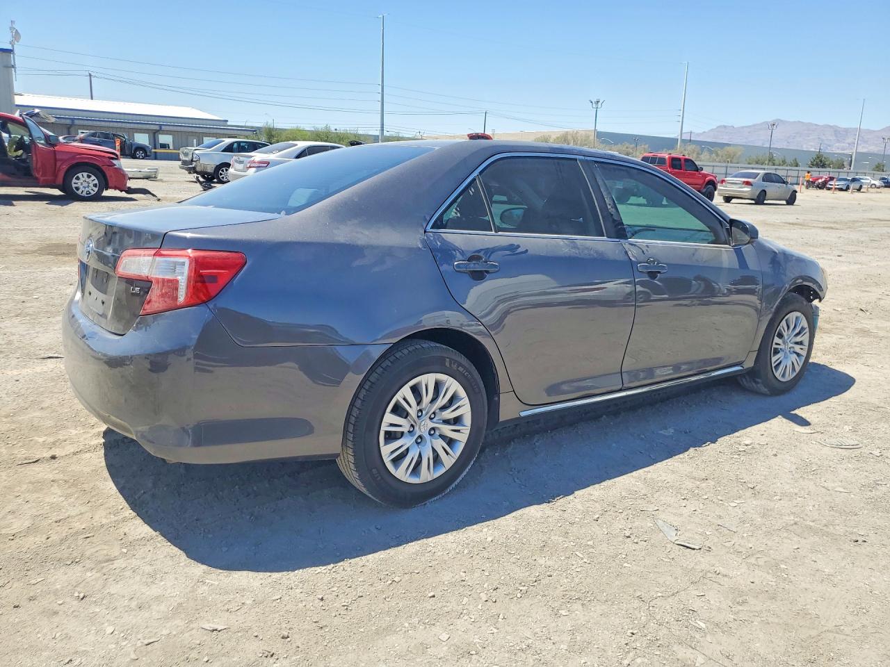 2014 TOYOTA CAMRY LE photo 7