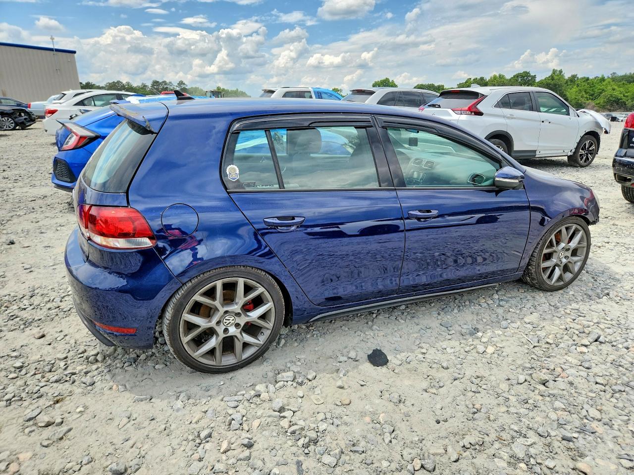 2013 VOLKSWAGEN GTI photo 3