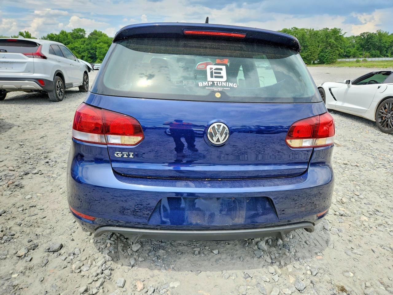 2013 VOLKSWAGEN GTI photo 6