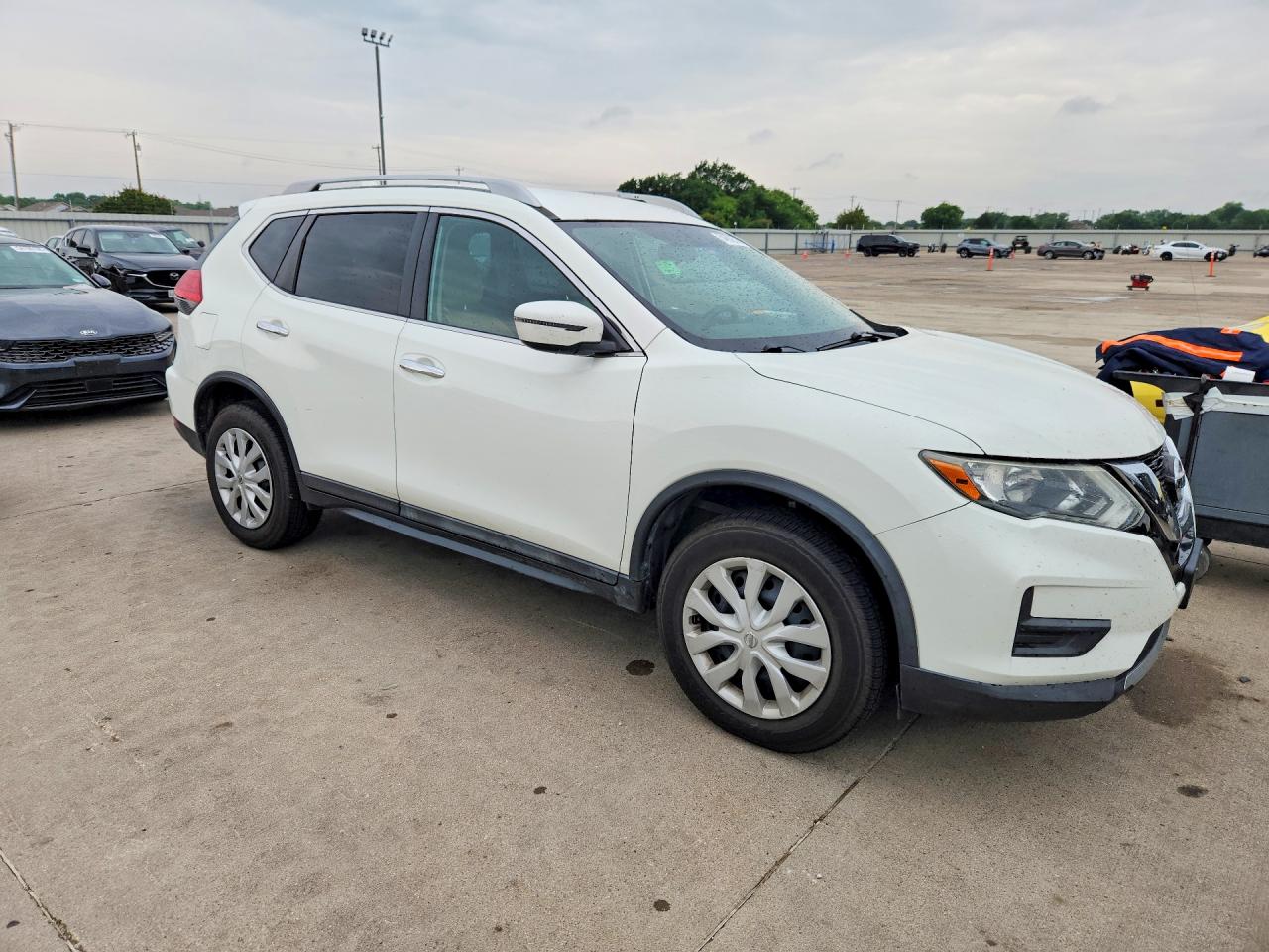 2017 NISSAN ROGUE S photo 10