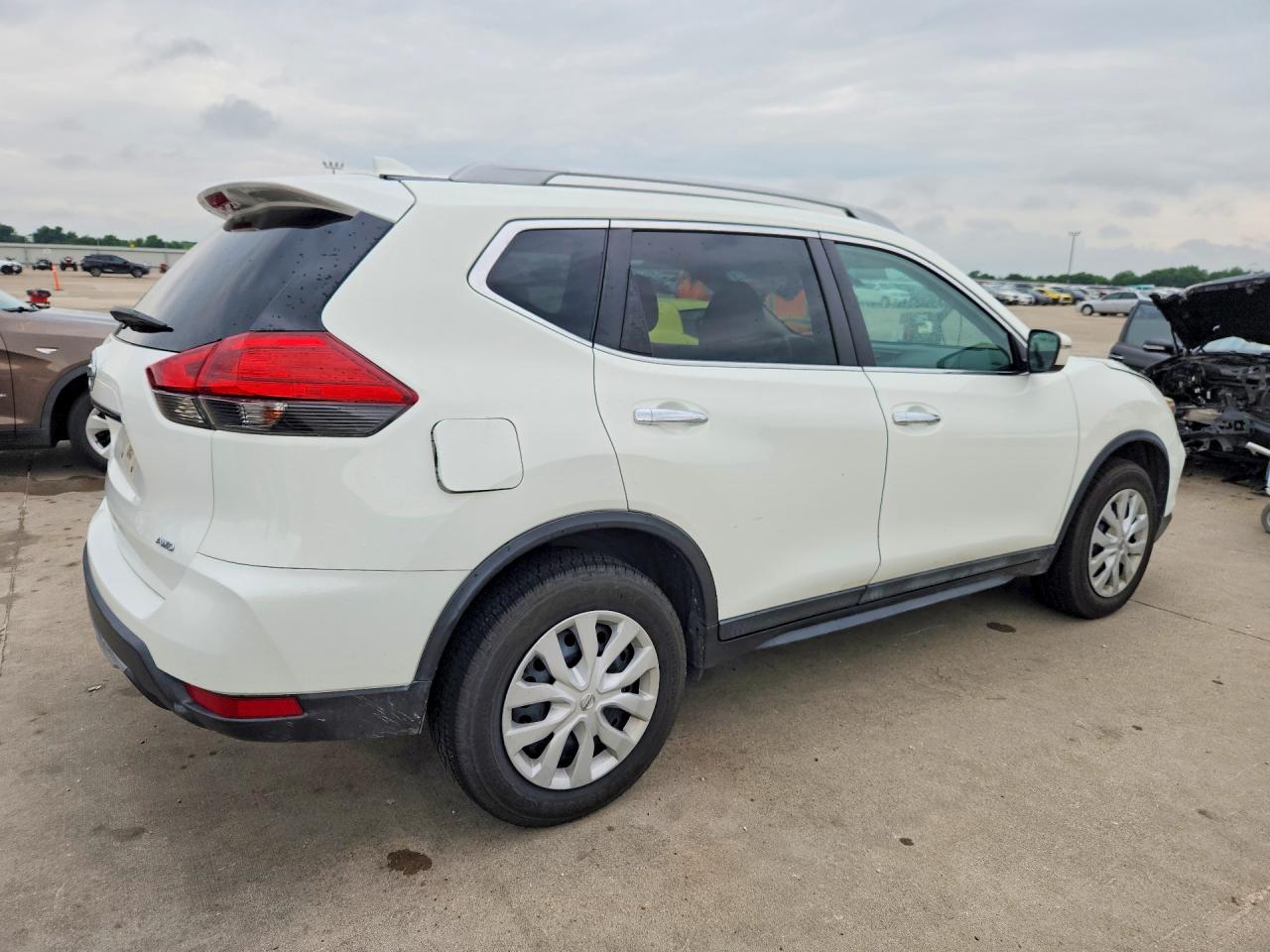 2017 NISSAN ROGUE S photo 7