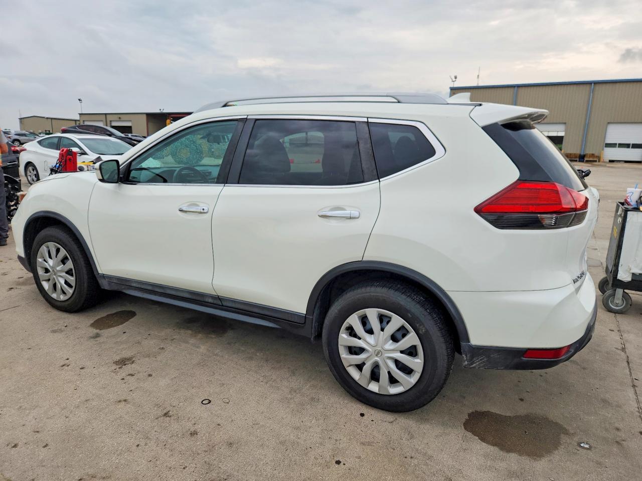 2017 NISSAN ROGUE S photo 4