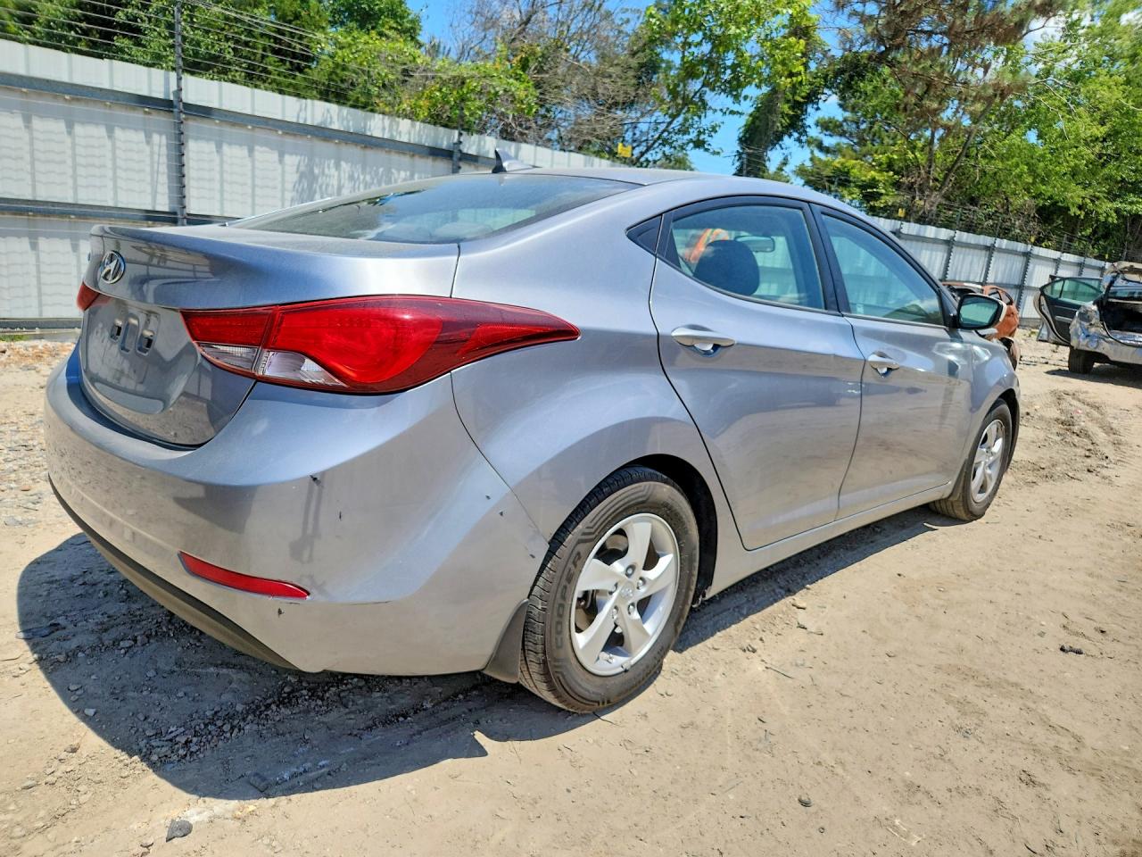 2015 HYUNDAI ELANTRA SE photo 5