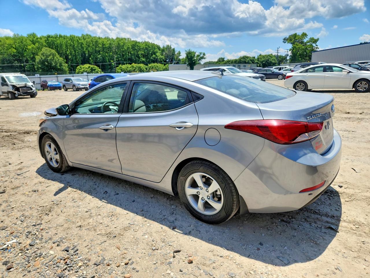2015 HYUNDAI ELANTRA SE photo 3
