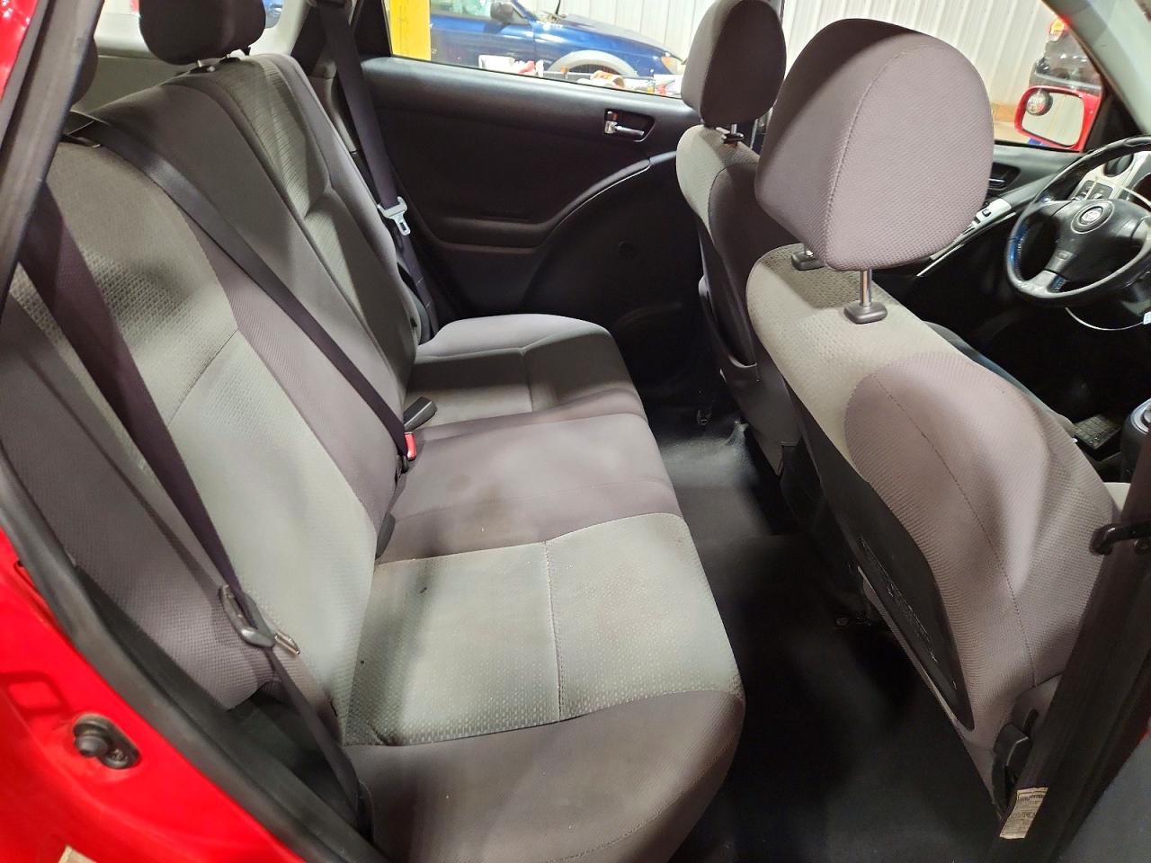 2003 TOYOTA COROLLA MATRIX XR photo 19
