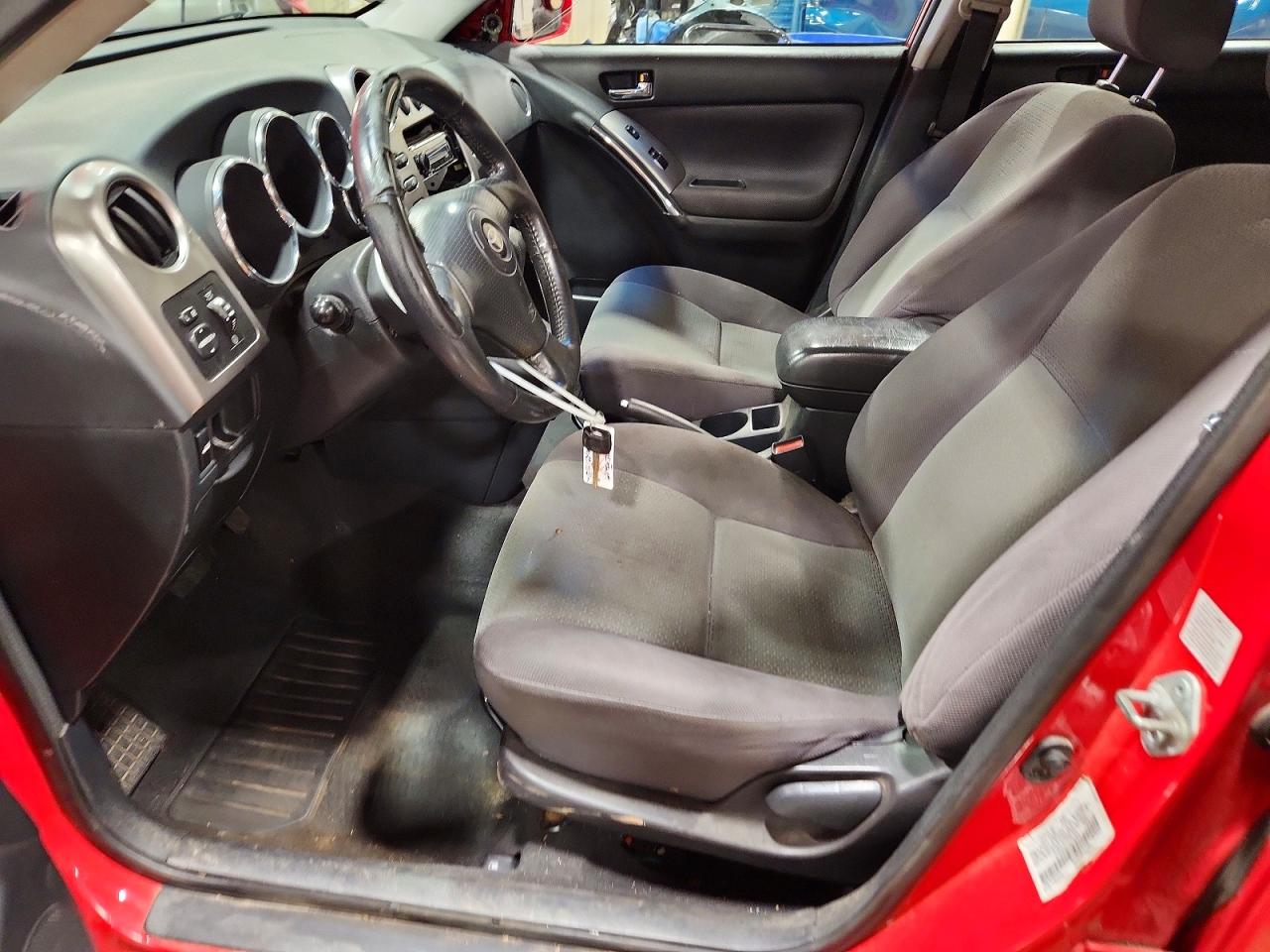 2003 TOYOTA COROLLA MATRIX XR photo 13