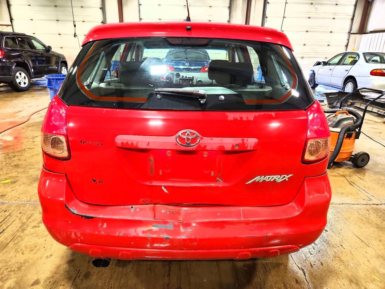 2003 TOYOTA COROLLA MATRIX XR photo 11