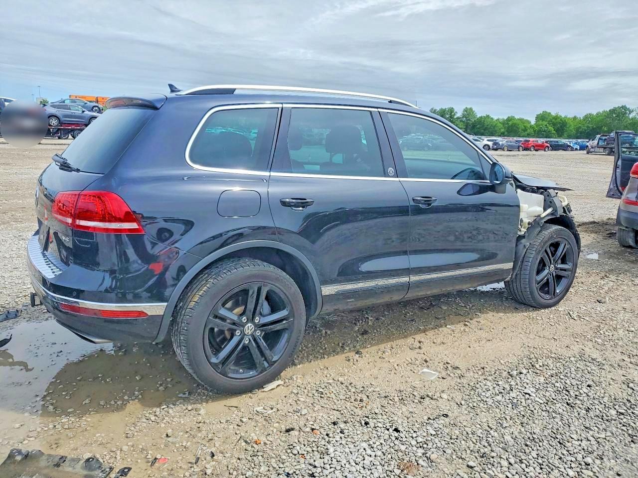 2017 VOLKSWAGEN TOUAREG WOLFSBURG photo 3
