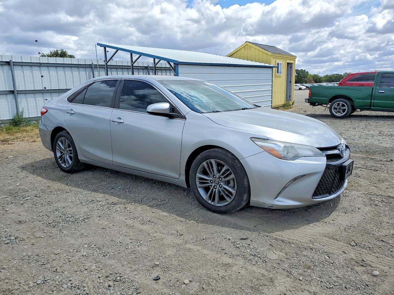 2017 TOYOTA CAMRY SE photo 4