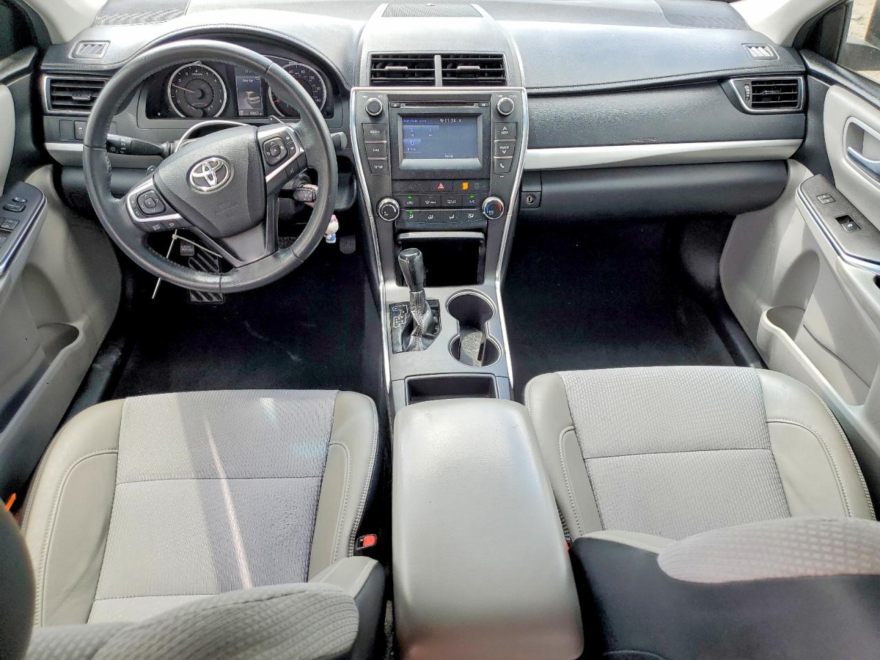 2017 TOYOTA CAMRY SE photo 8