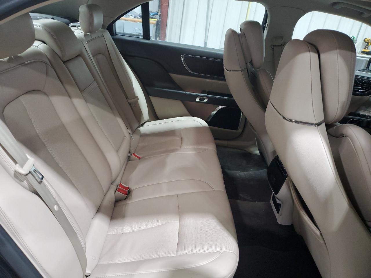 2018 LINCOLN CONTINENTAL SELECT photo 28