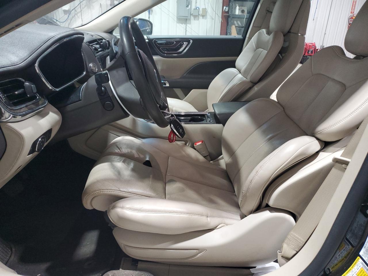 2018 LINCOLN CONTINENTAL SELECT photo 19