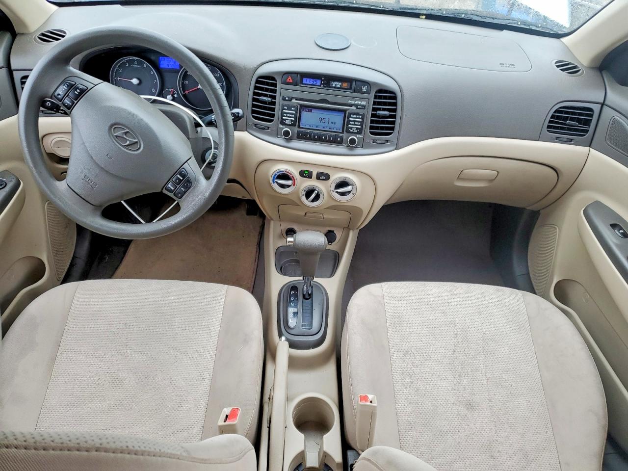 2010 HYUNDAI ACCENT GLS photo 8