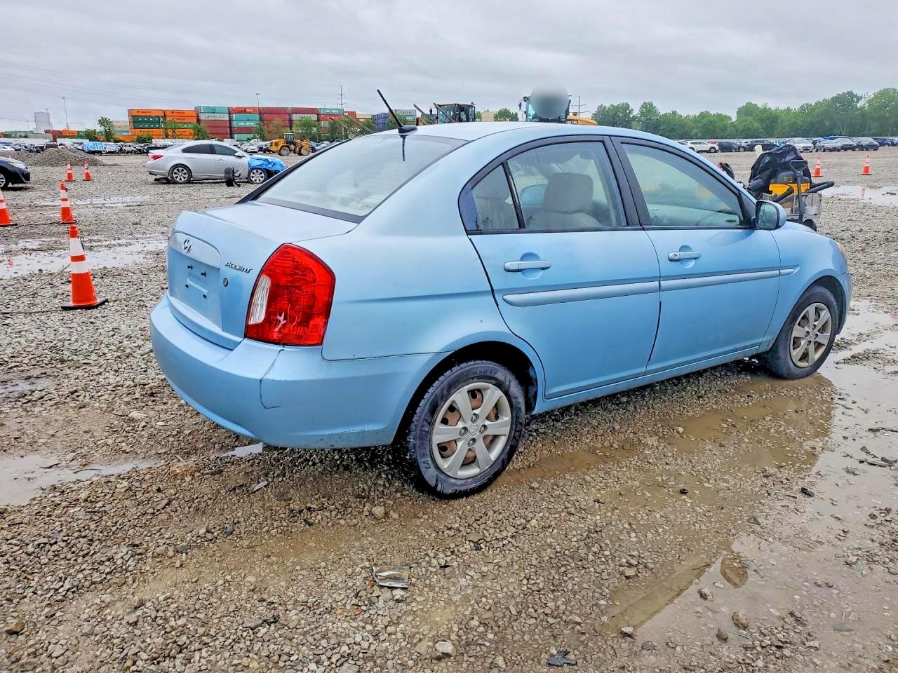 2010 HYUNDAI ACCENT GLS photo 3