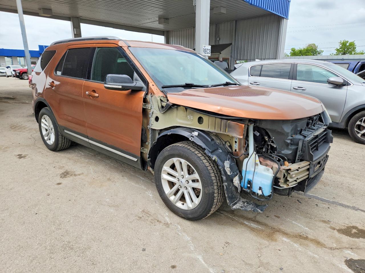 2017 FORD EXPLORER XLT photo 10