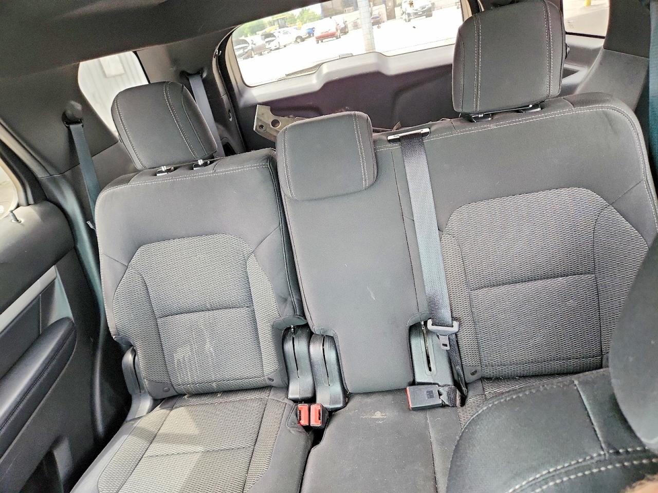 2017 FORD EXPLORER XLT photo 28